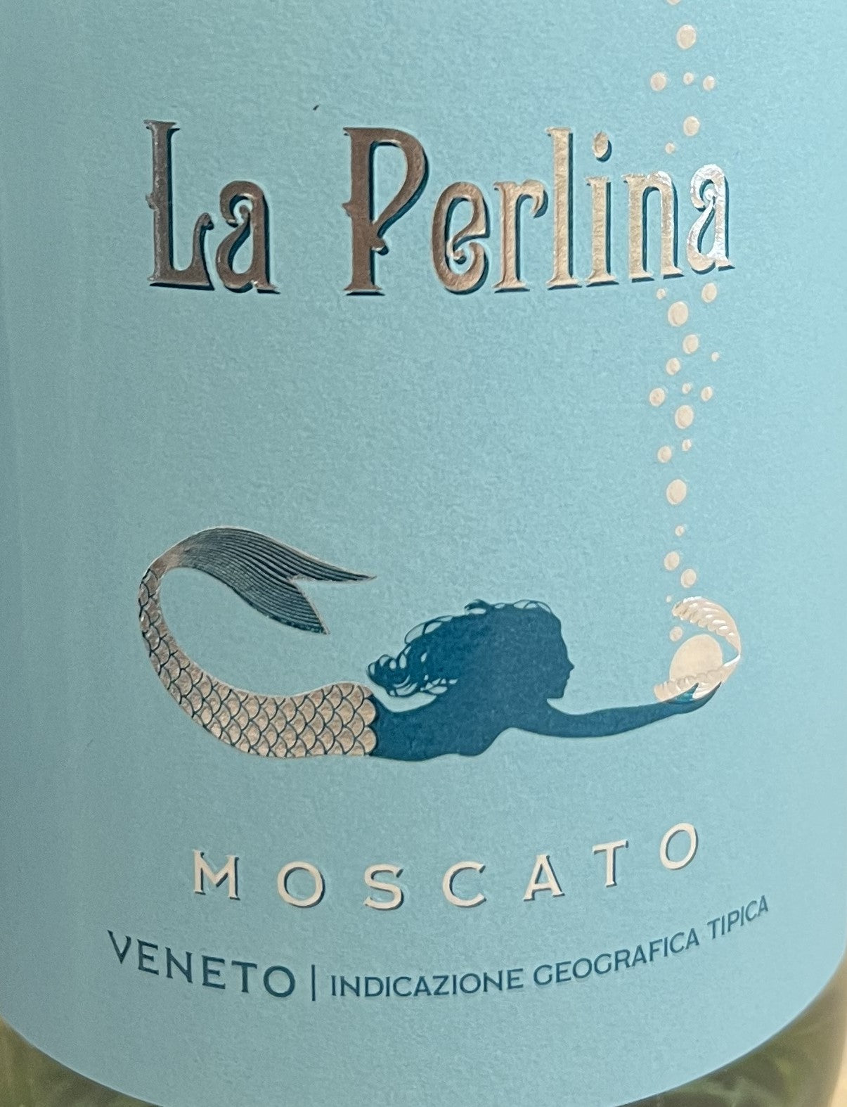 750 mL La Perlina Moscato - A Delightful Italian Wine