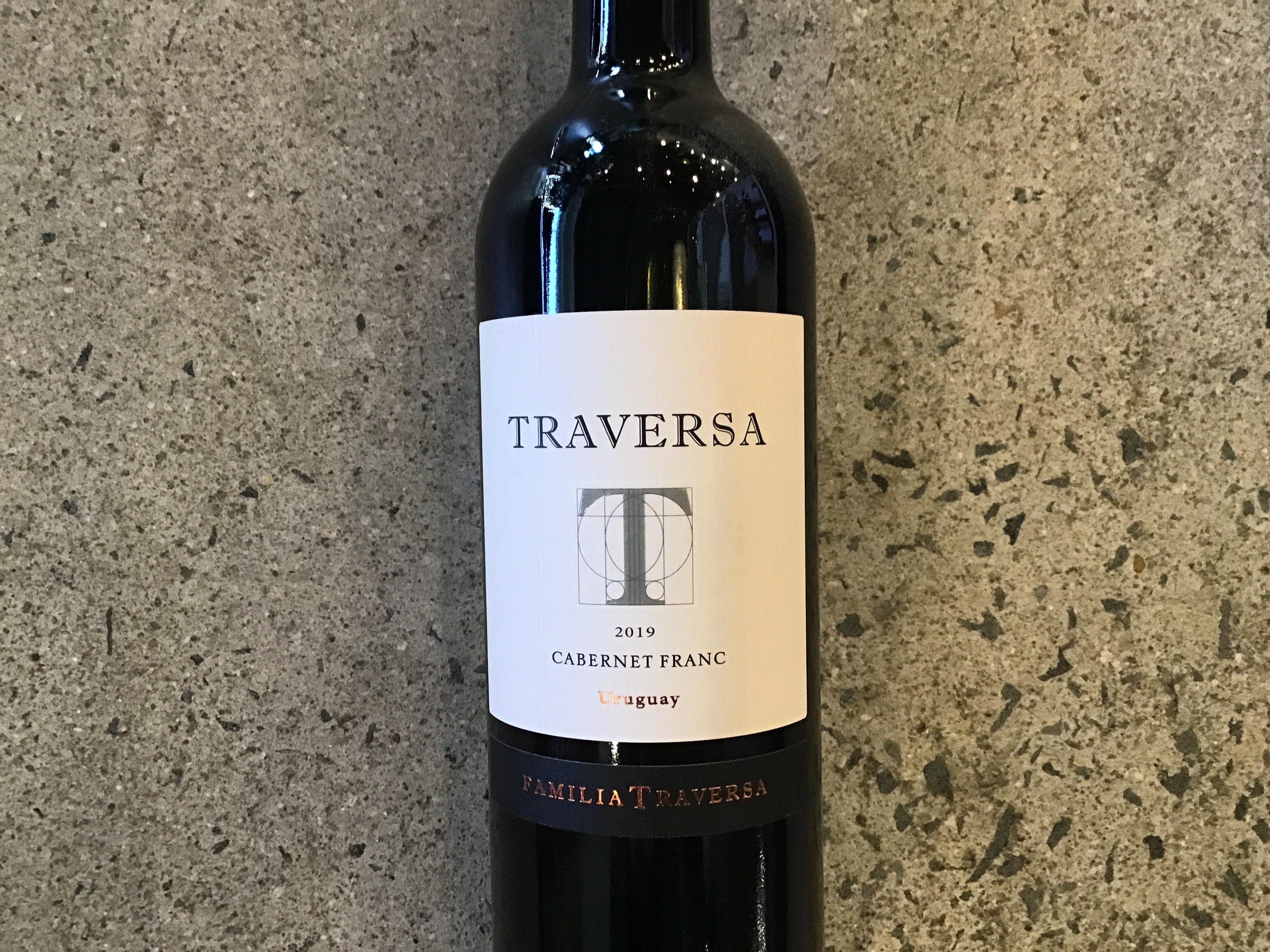 Traversa Montevideo Premium Red Wine
