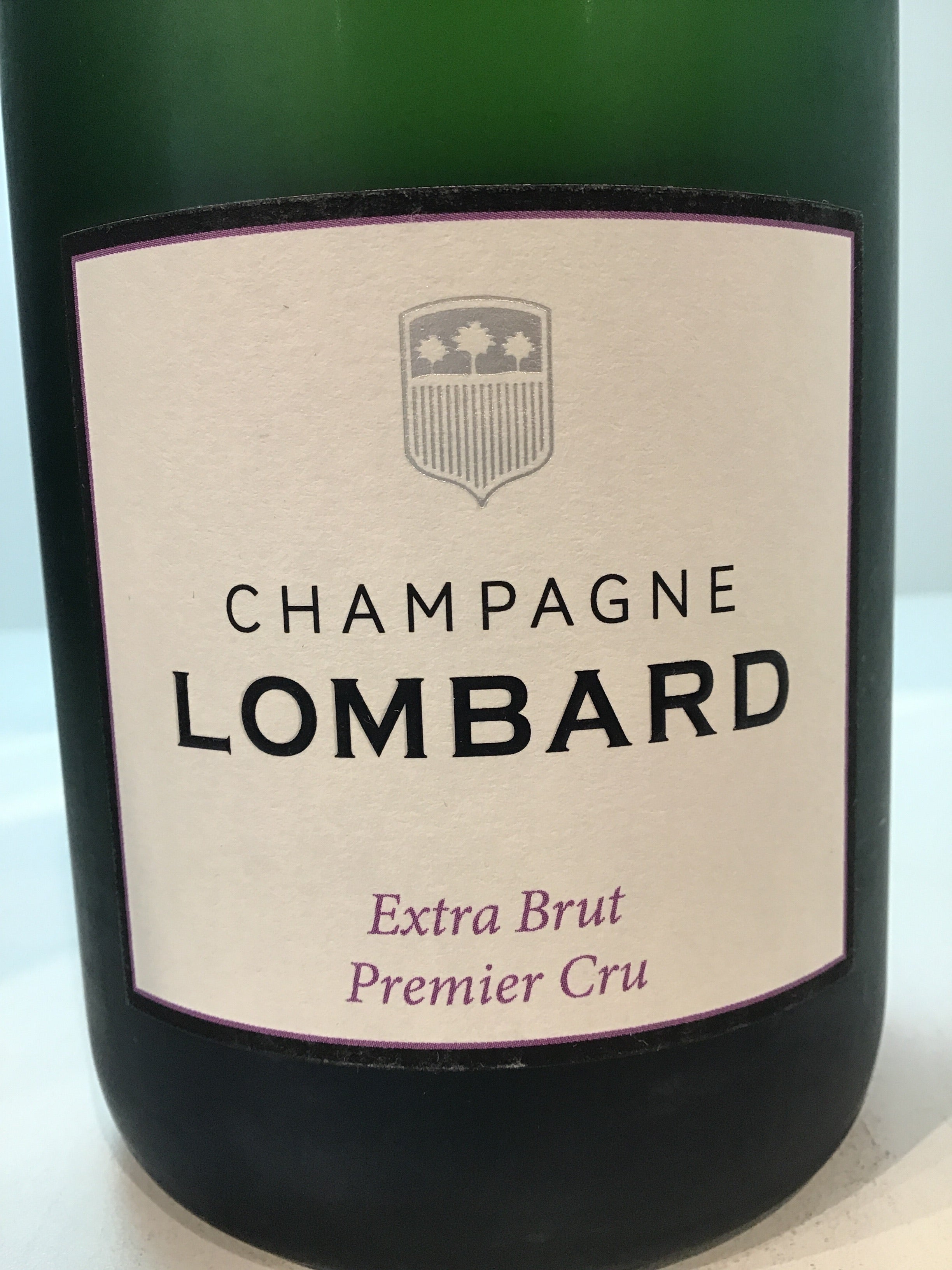 Lombard Premier Cru Extra Brut Champagne - A Balanced Sparkling Delight