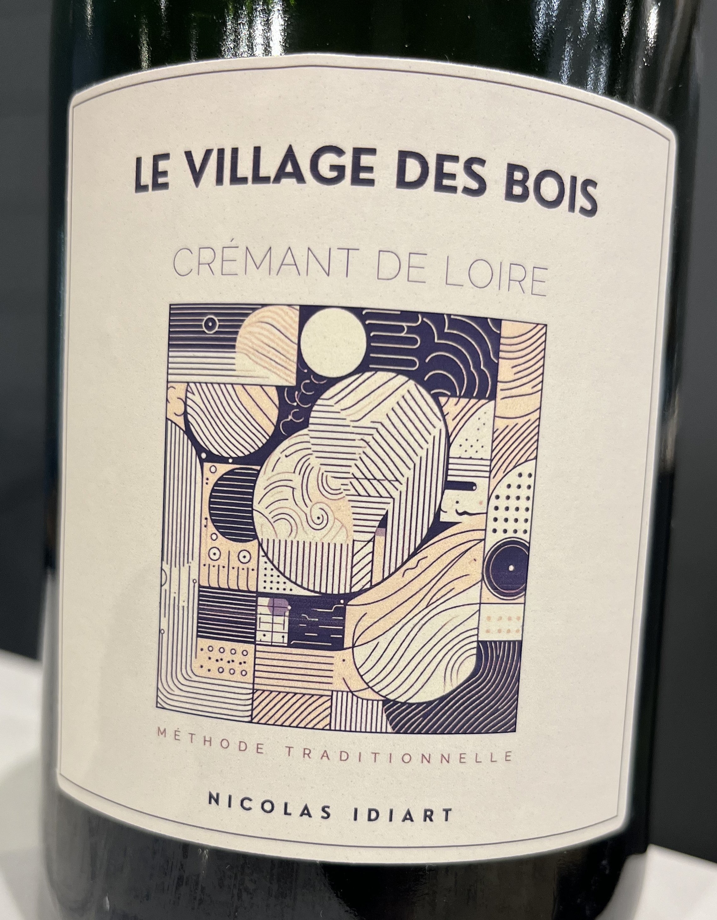 Le Village des Bois Cremant de Loire Sparkling White Wine from the Loire Valley