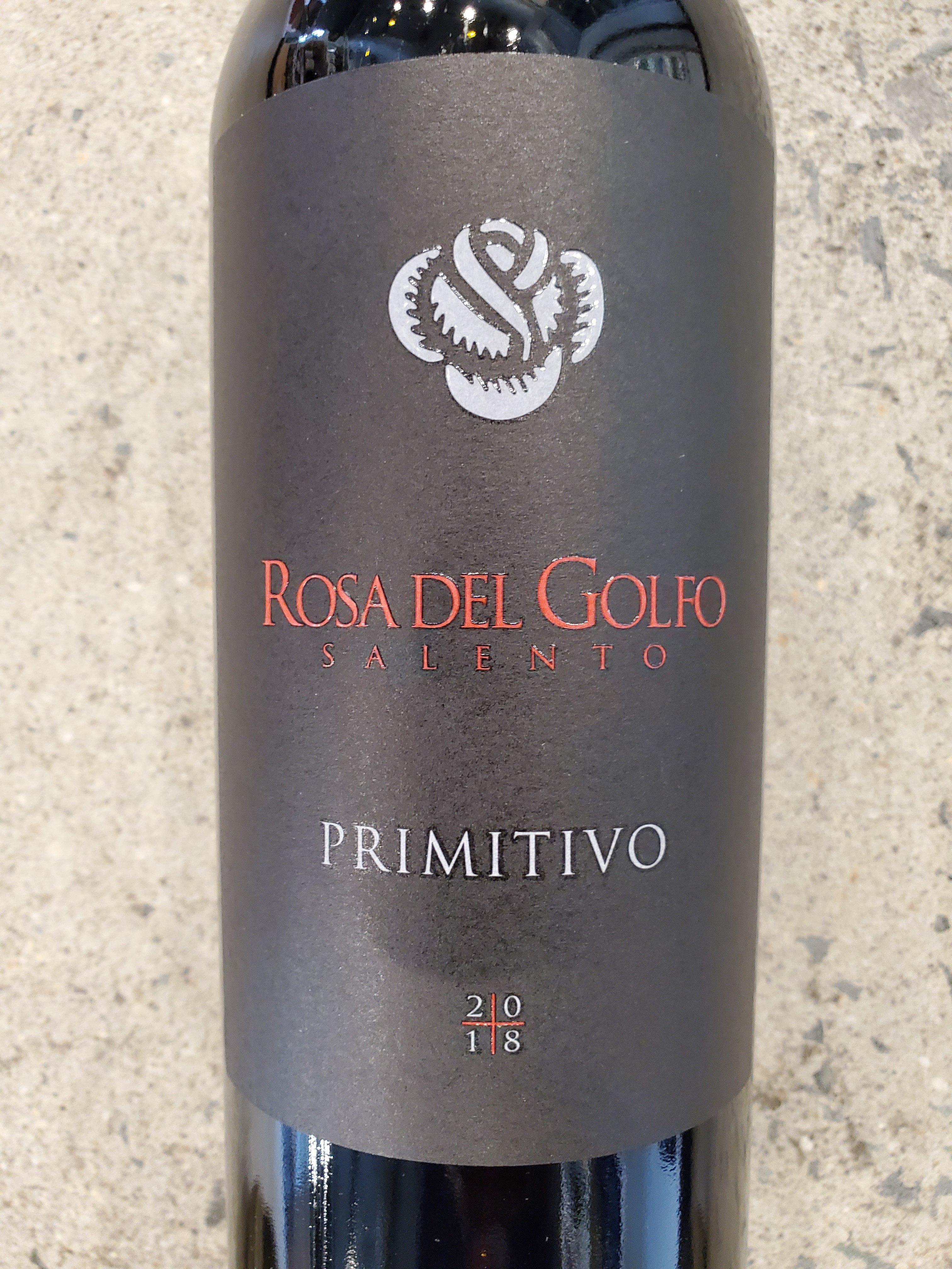 2018 Golfo's Rosa - Full - bodied Primitivo Wine from Italy