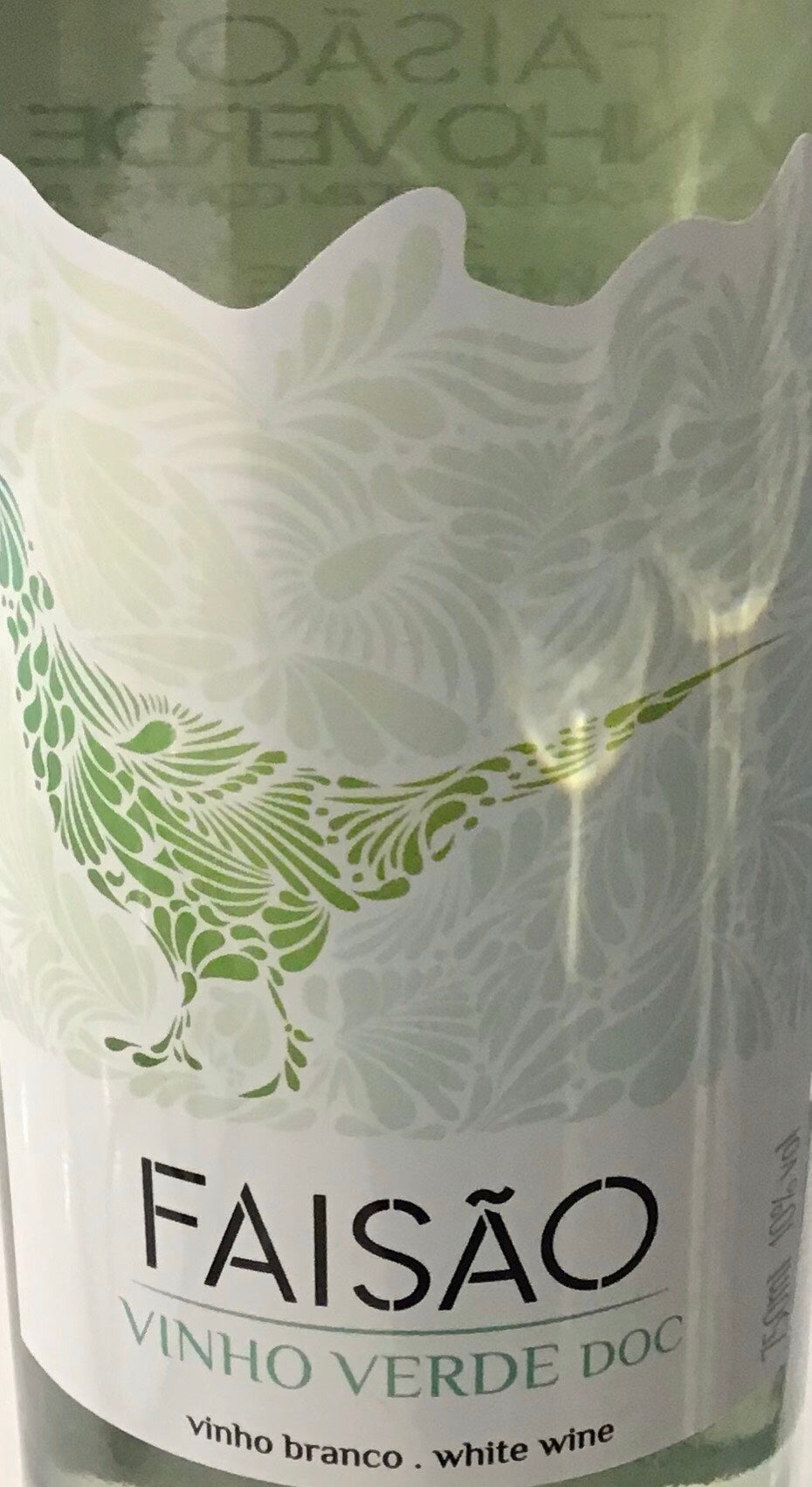 Faisao White Wine Blend - A Delightful Portuguese Vinho Verde