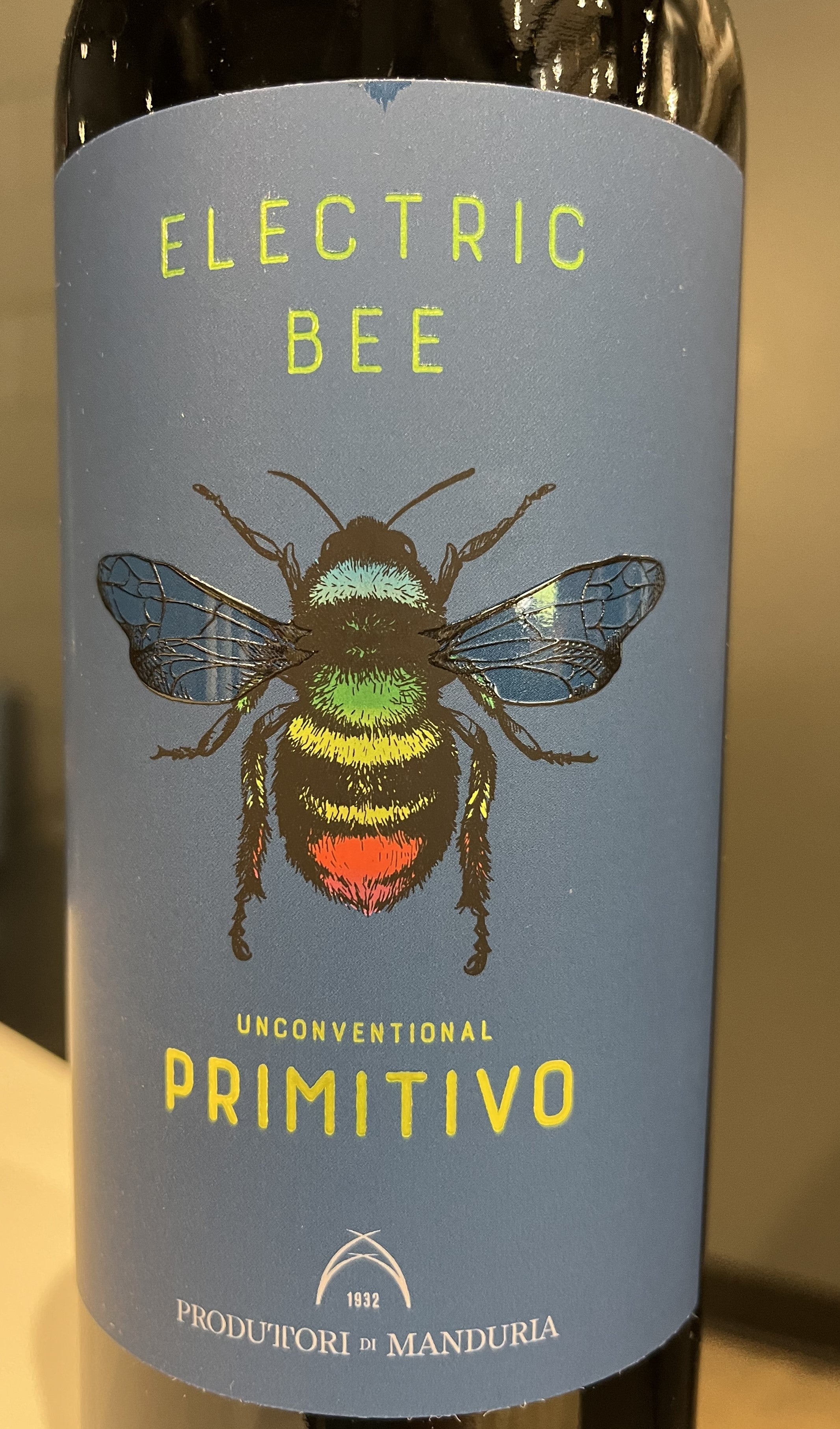 Produttori di Manduria 'Electric Bee' - 2022 Elegant Primitivo Wine from Puglia