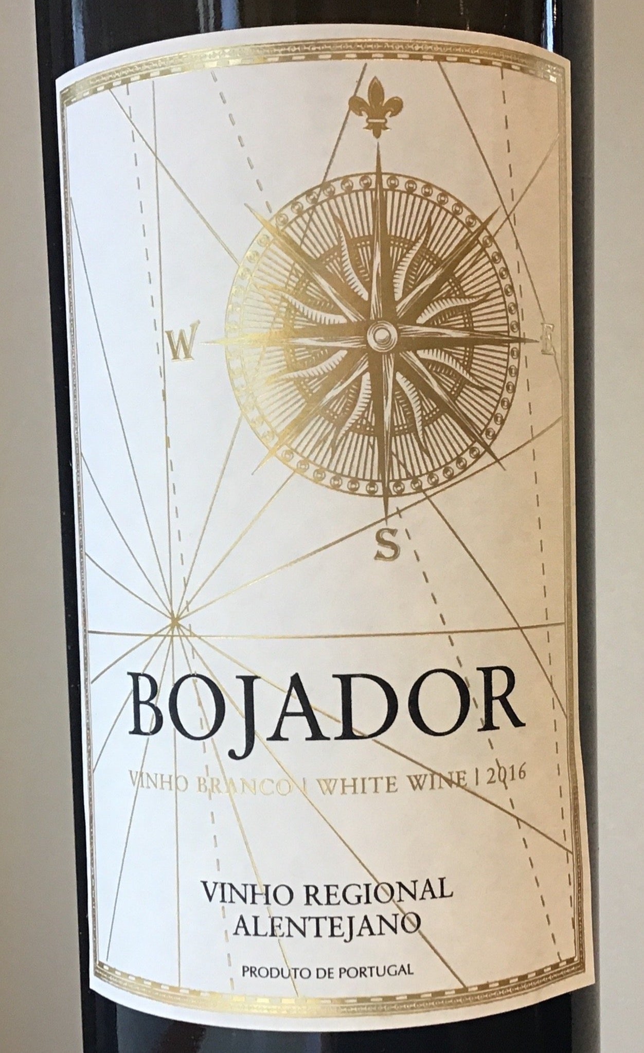 Bojador White - Elegant and Timeless Design