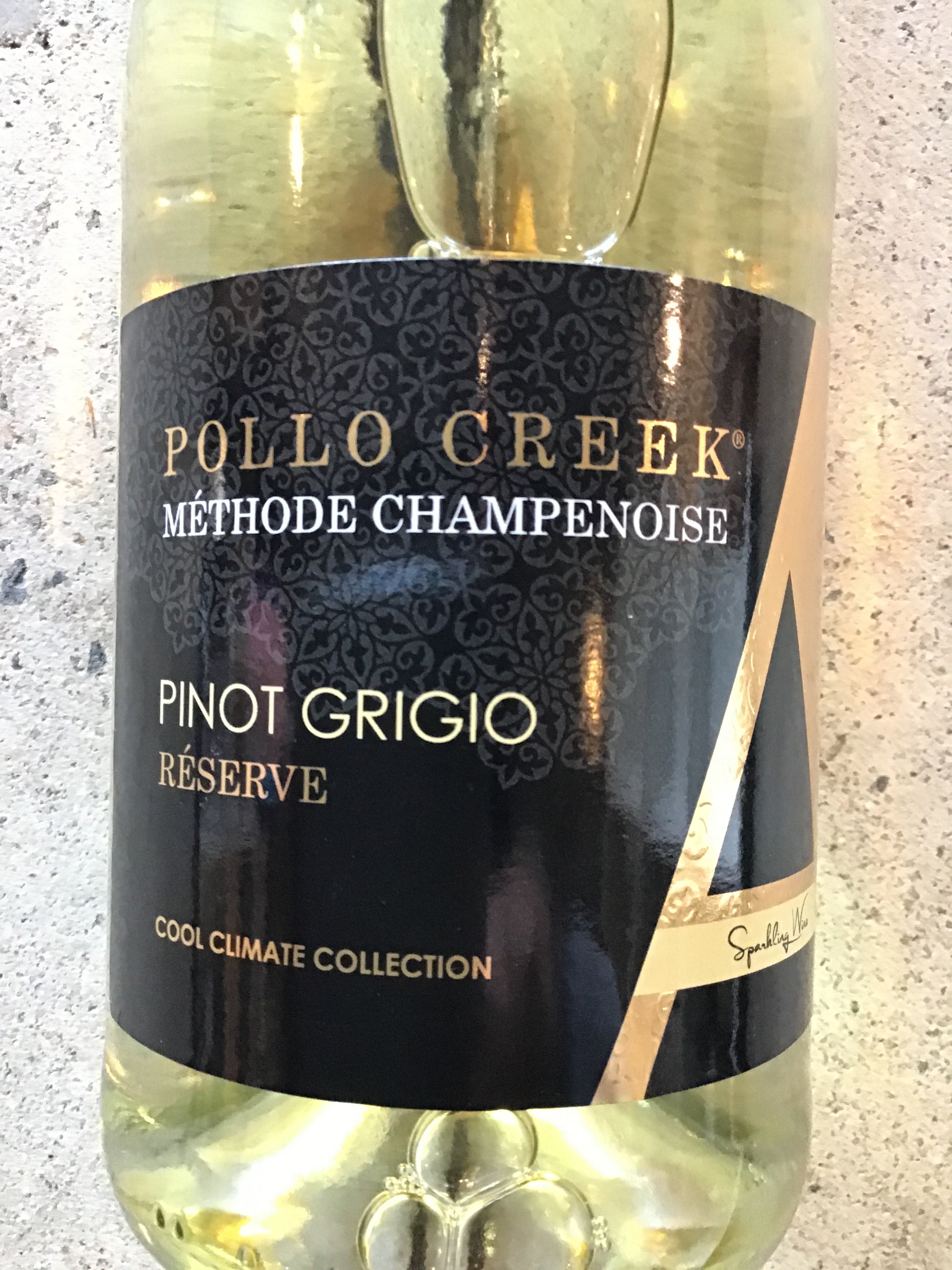 Sparkling Pinot Grigio Wine from Pollo Creek, Moldova
